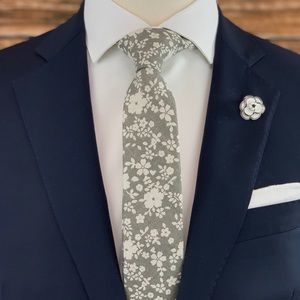 Men’s Slim Retro Style Grey Floral Necktie